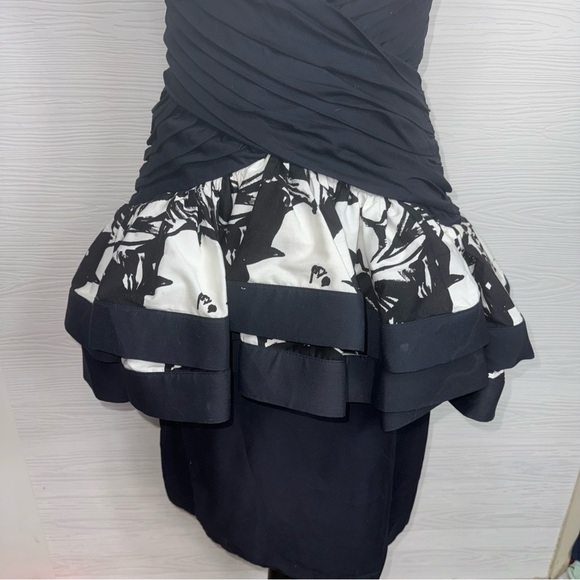 Cache Black White 80s Style Peplum strapless dress - Picture 4 of 10